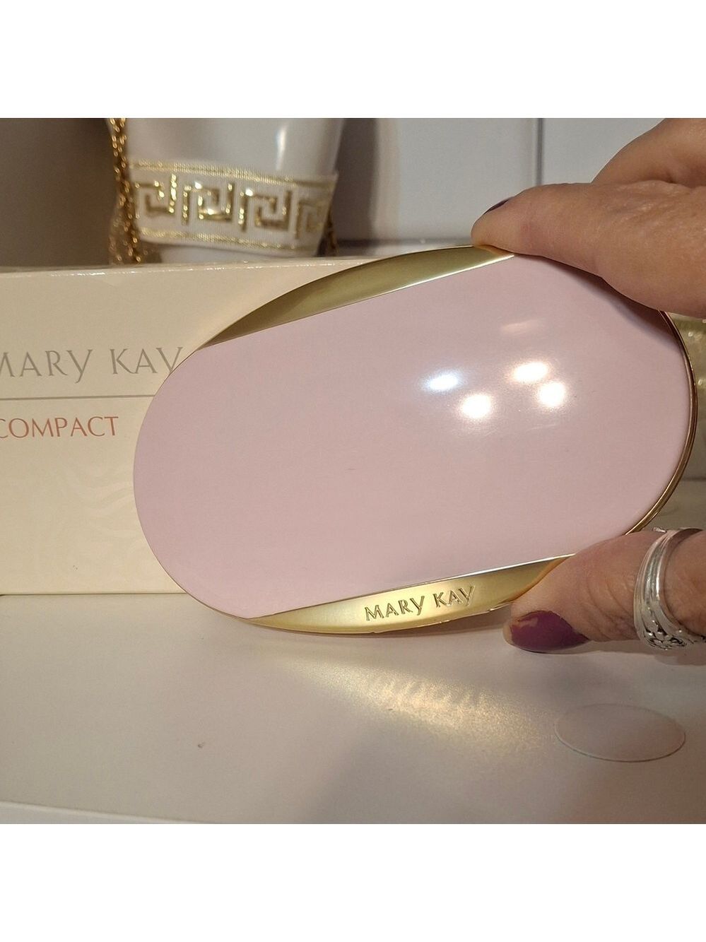 Mary Kay Pink Refillable Mirrored Compact New In Box - Picture 3 of 5